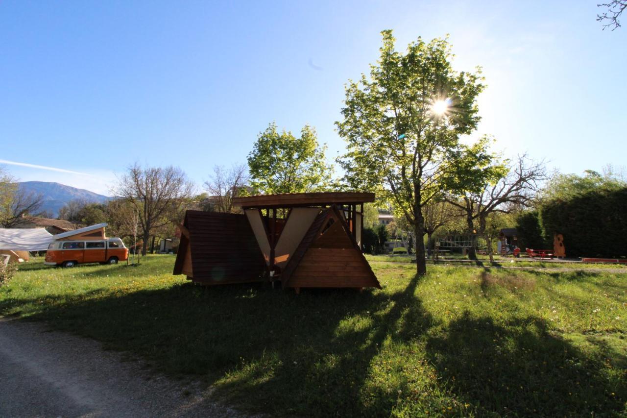 Habitat Createur - Hebergements Insolites Au Camping Municipal "Les Ecureuils" Recoubeau-Jansac Zewnętrze zdjęcie