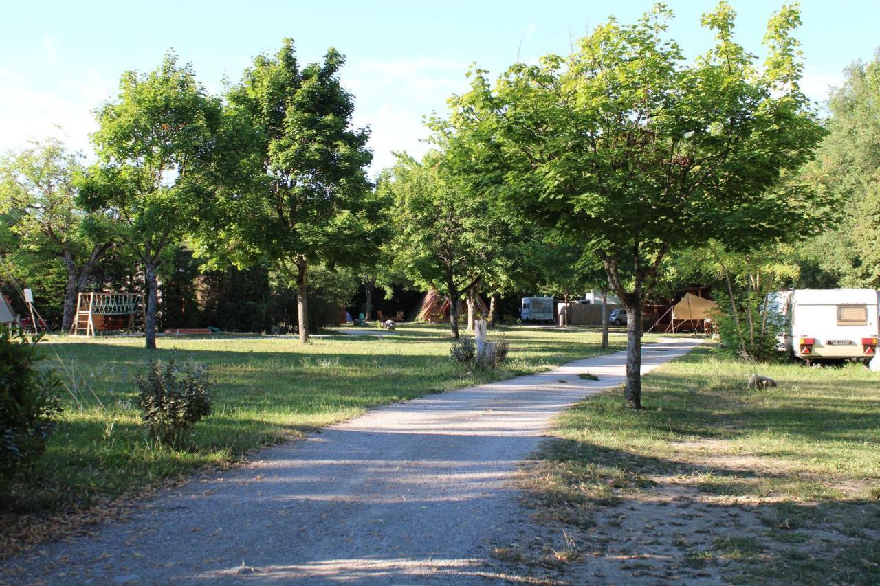 Habitat Createur - Hebergements Insolites Au Camping Municipal "Les Ecureuils" Recoubeau-Jansac Zewnętrze zdjęcie
